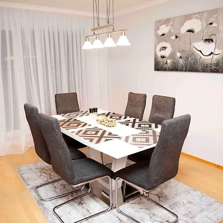 Deluxe Apartament *